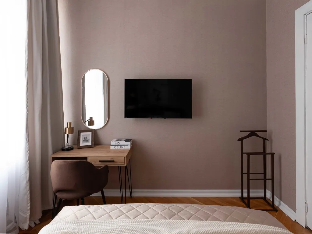 Просторная квартира с тремя спальными и балконом с видом