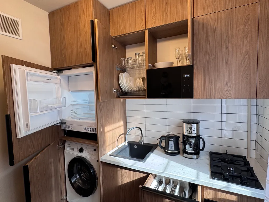 Современная квартира для отдыха и работы в спокойном районе