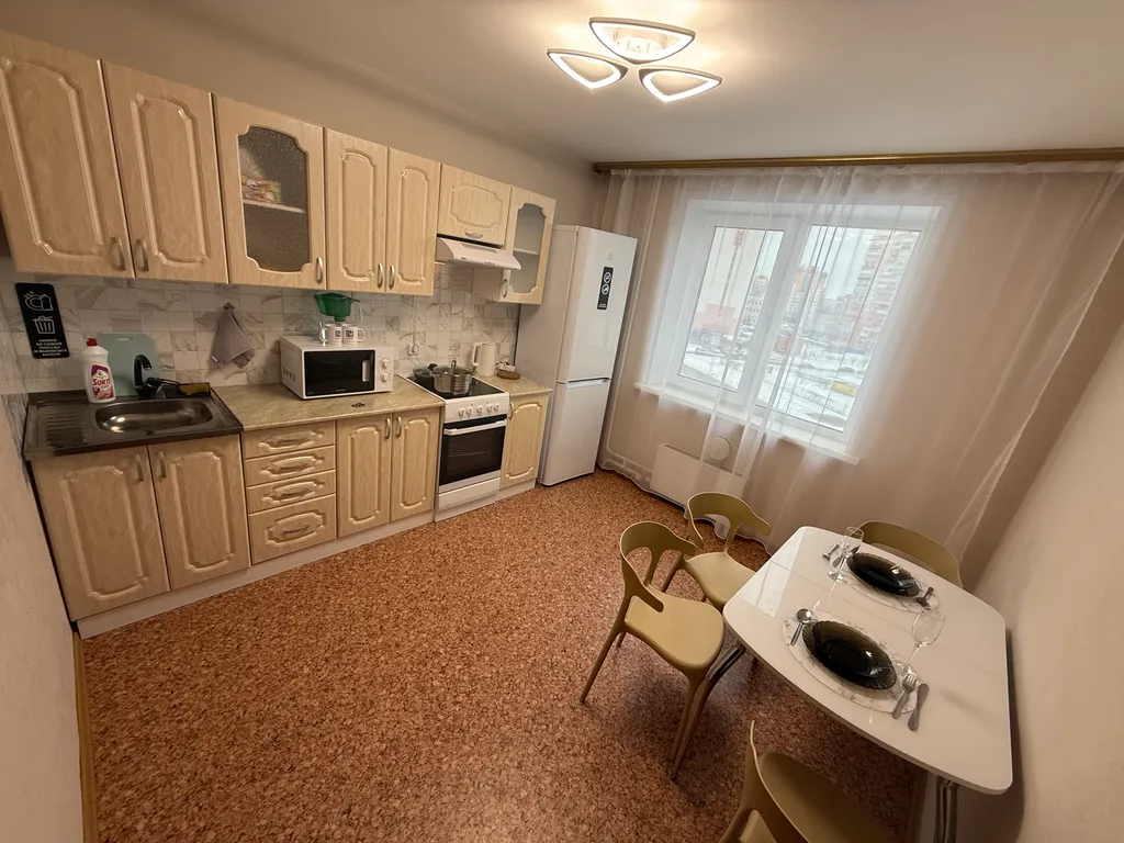 "В Гости!" на Пионерском 62 (1к квартира рядом с Ретро-Парк)