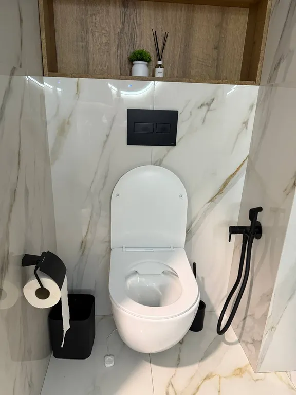 Апартамент с джакузи у окна