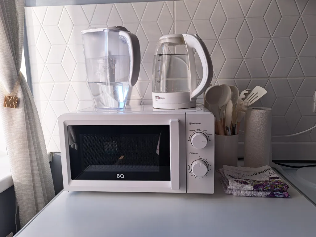 Светлая однушка с кроватью и смарт ТВ