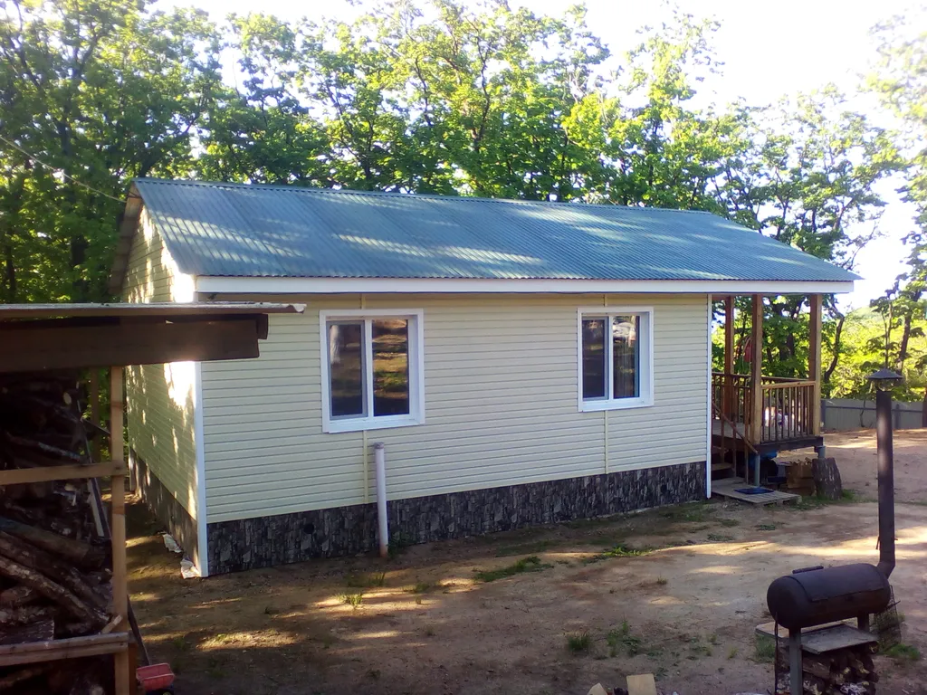 Теплый зимой, уютный летом коттедж — аренда посуточно в Славянка