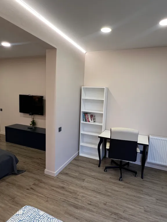 Уютная квартира с видом на морской порт и горы