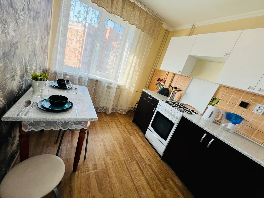 1-комнатная квартира в деловом и историческом центре города с новогодней елкой