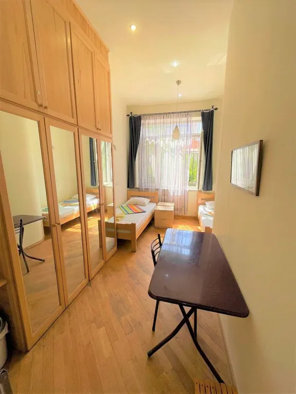 Квартира с балконом у площади Республики и экскурсии с Рубеном