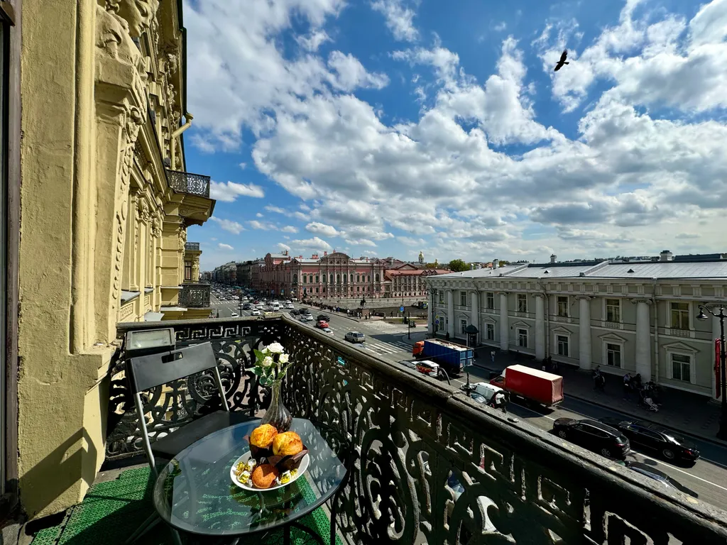 Квартира Квартира с балконом на Невский проспект — Санкт-Петербург
