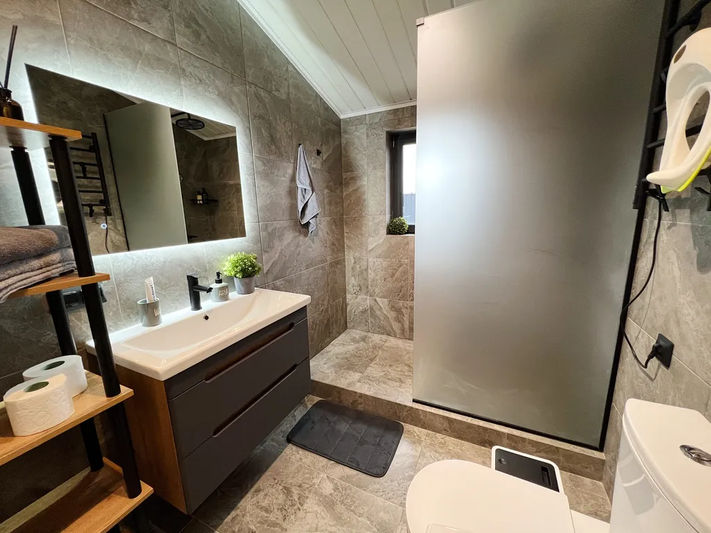 Стильный новый и просторный дом у горнолыжного курорта