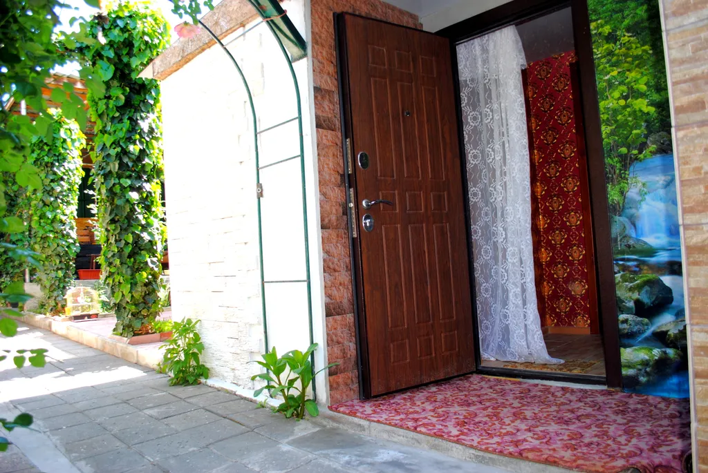 3хкомнатный дом в два этажа 80квм