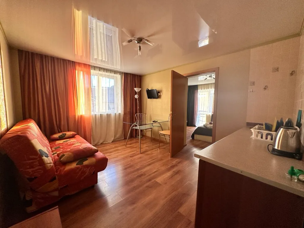 Двухкомнатный апартамент рядом с бассейном