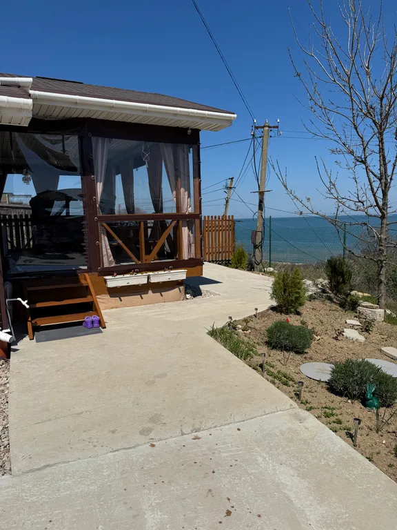 Коттедж Уютный домик на берегу моря — Осовины