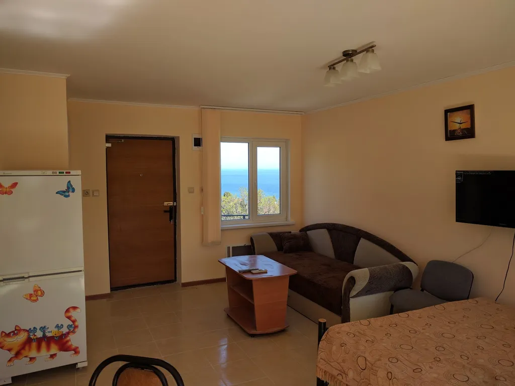 Коттедж Этаж в доме с видом на море и горы в 920 метрах от пляжа — Кацивели