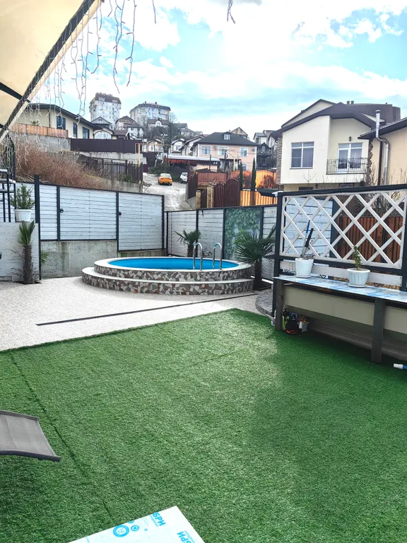 Квартира Квартира Уютная студия в частном доме с бассейном и мангальной зоной — Сочи