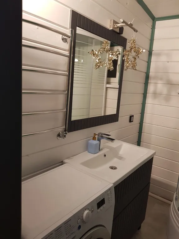 Дом в лесу с большой террасой