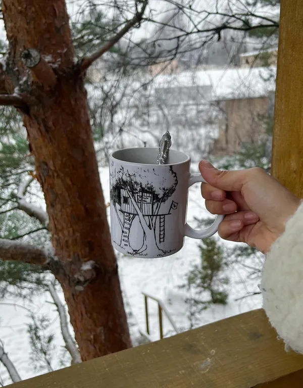 Коттедж Дом на дереве с окном на полу — Веськово