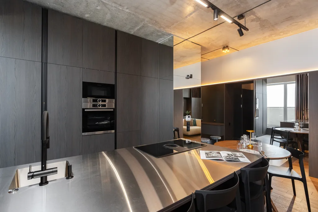 Квартира на первой береговой линии с видом на море в стиле лофт