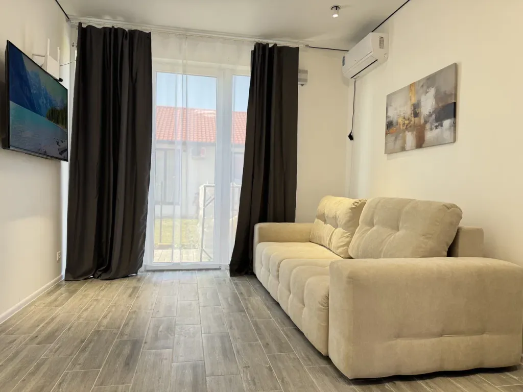 Дом с бассейном в Винной деревне Тамань