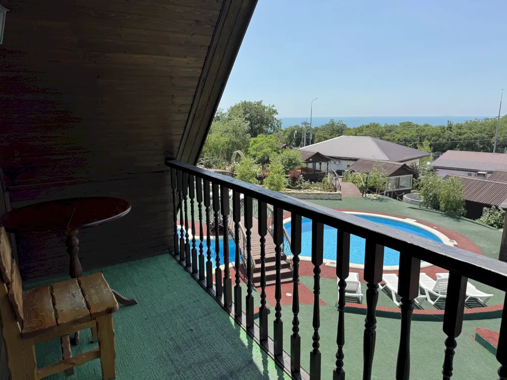 Коттедж в Кабардинке с бассейном и видом на море