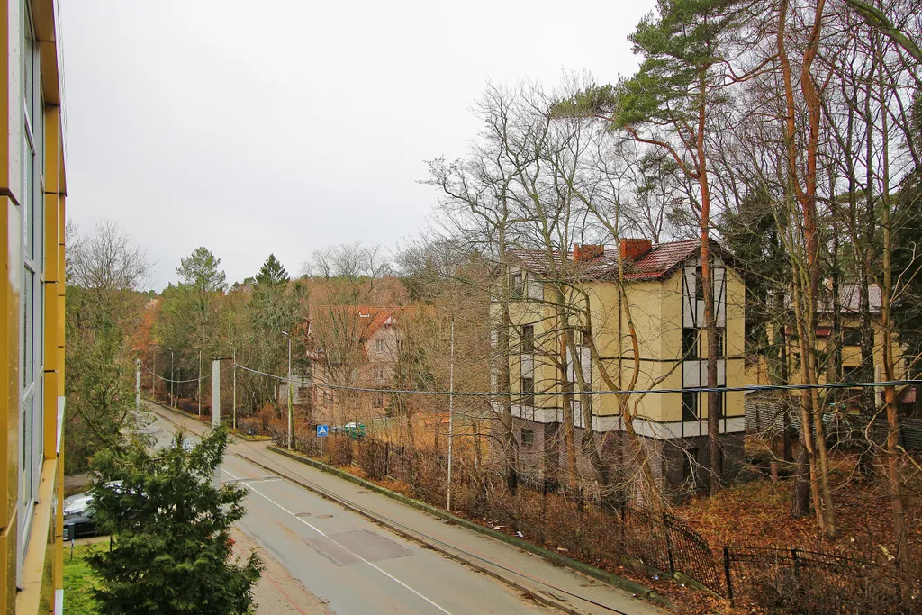 Студия с панорамными окнами в центре