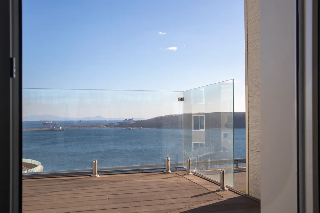 Трёхкомнатная квартира с видом на море