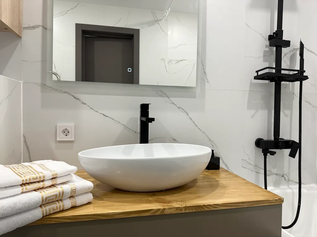 Современная DejaVu в новом ЖК в центре города