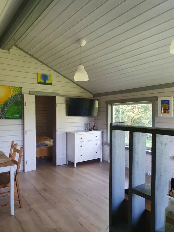 Уютный дом на краю города