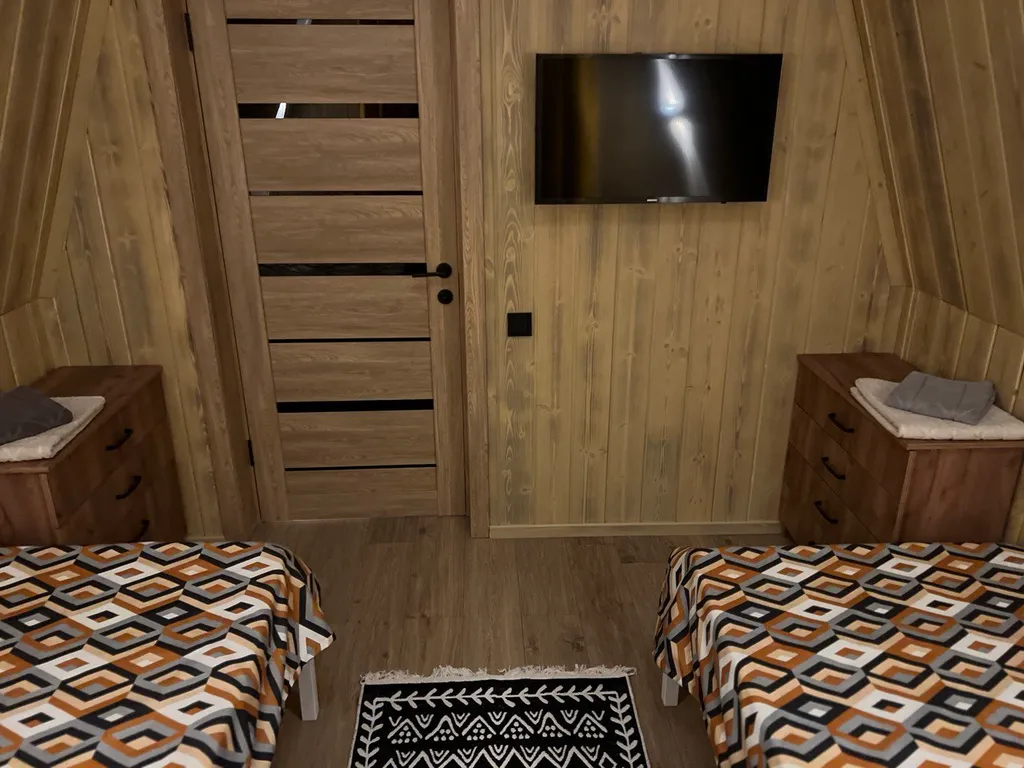 Уютный A-Frame в лесном массиве на берегу реки