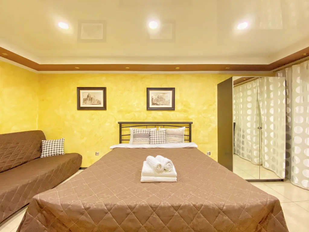 Квартира Квартира Комфортная студия Апарт-Комфорт с романтичной подсветкой в центре — Ярославль