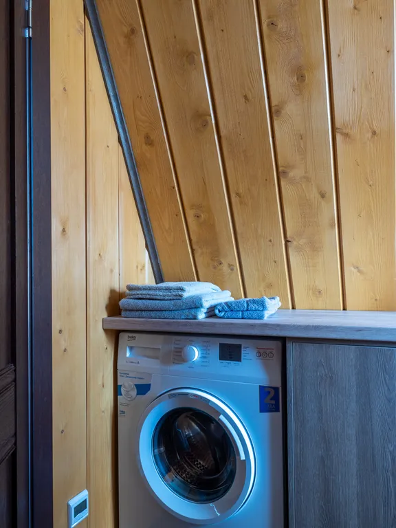 Уютный дом у озера