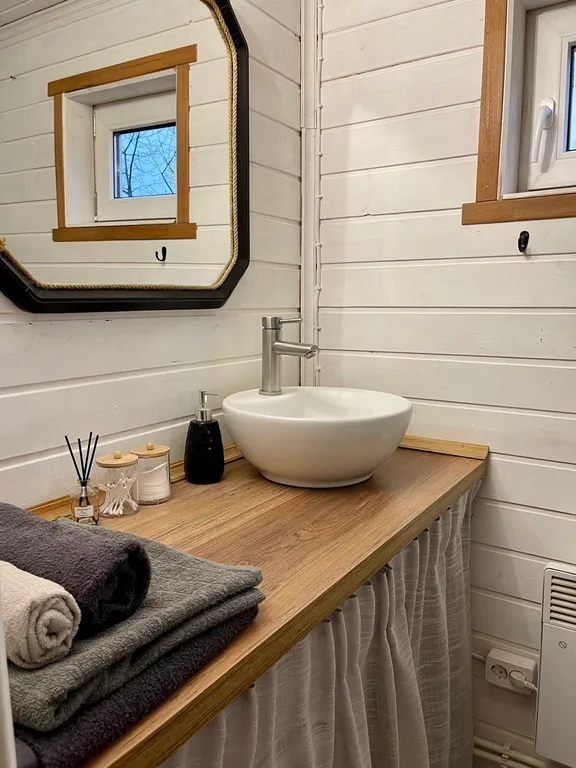 Норвежский домик с отдельной баней на дровах