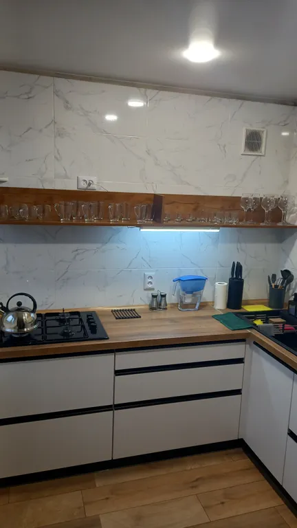 Новая трехкомнатная квартира в самом центре с видом на площадь Победы