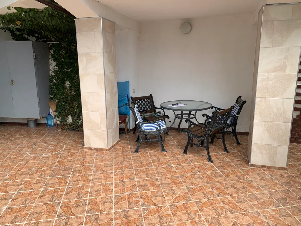 Апартаменты со своим двором