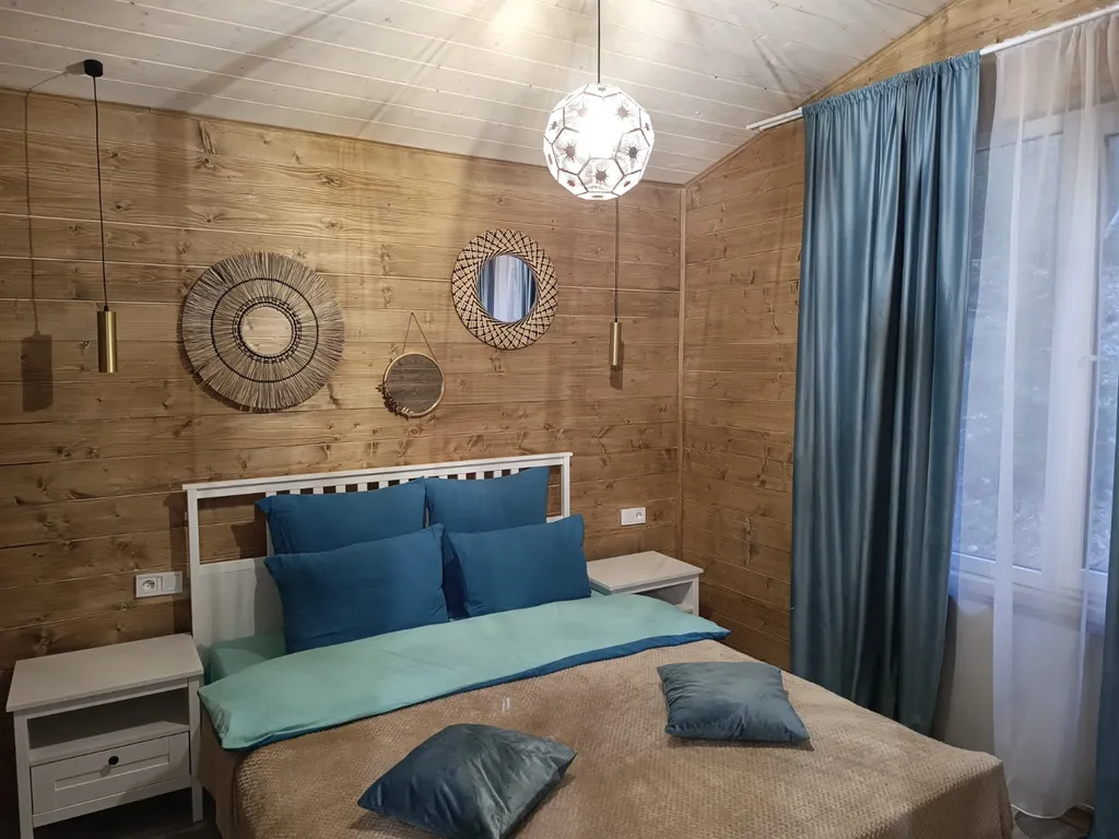 Шале в лесу с видом на горы (до 6-ти человек)