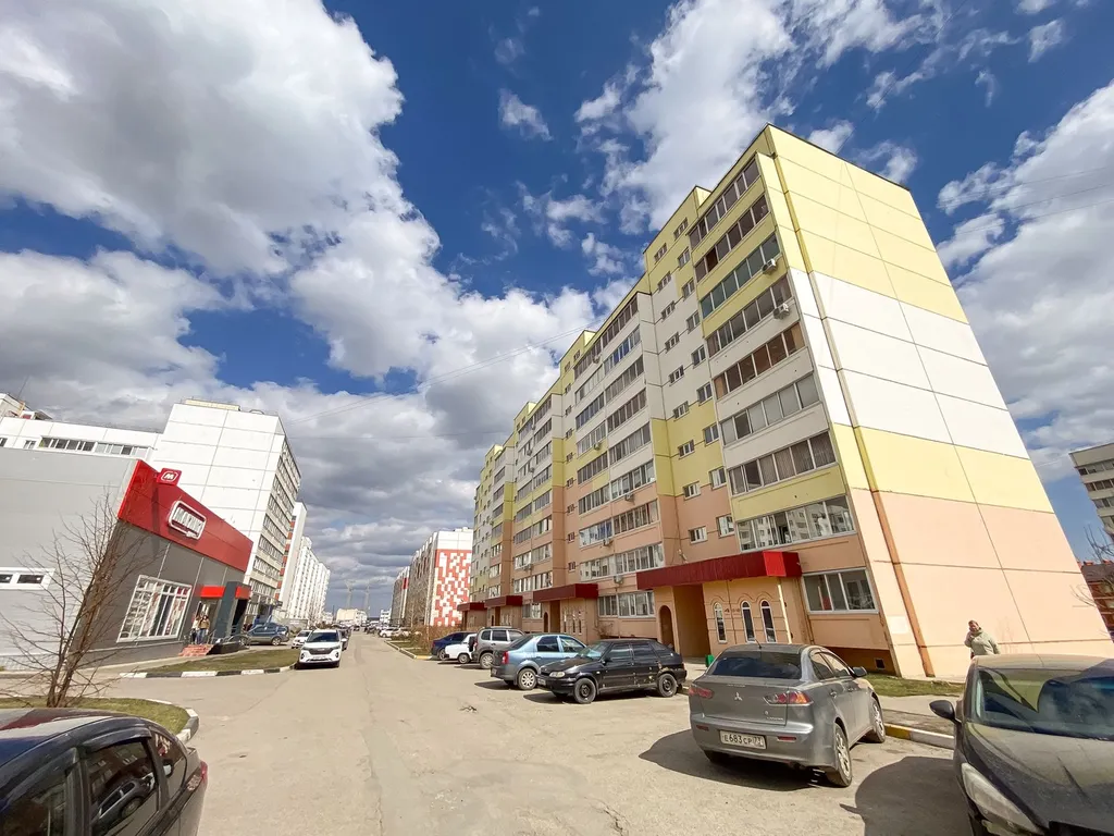 Просторная двушка с тёплой лоджией рядом с Александровским парком