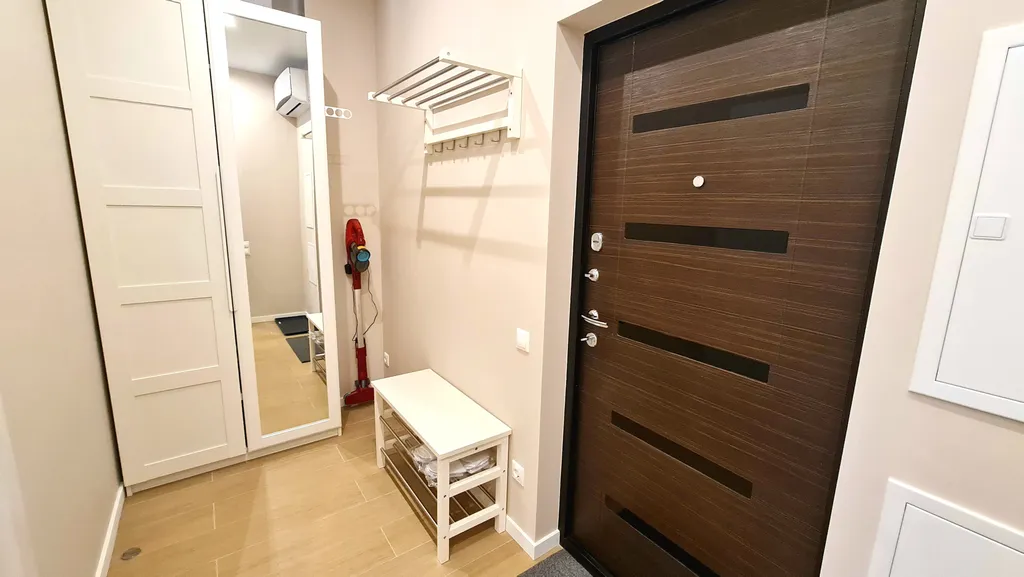 Квартира-студия с изолированной спальней и балконом в приморском парке