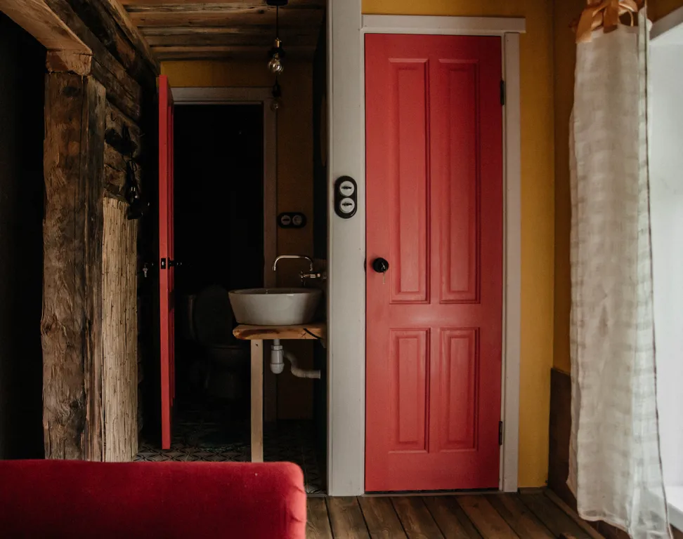 Изба Жигмонд - Архаичная Изба XIX века