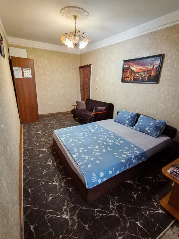 Бюджетная квартира в центре города, рядом с  парком .