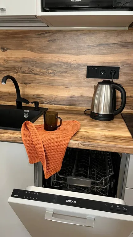 Квартира с посудомойкой, балконом и бассейном