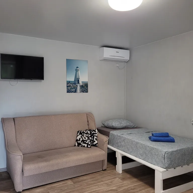 Новый домик 2-комнатный с кухней и террасой на компанию