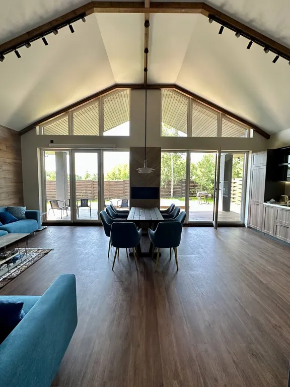 Дизайнерский коттедж на берегу обского моря