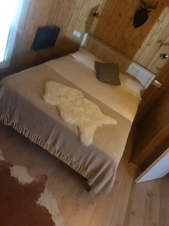 Новая вилла с горячей джакузи в террасе в черте города