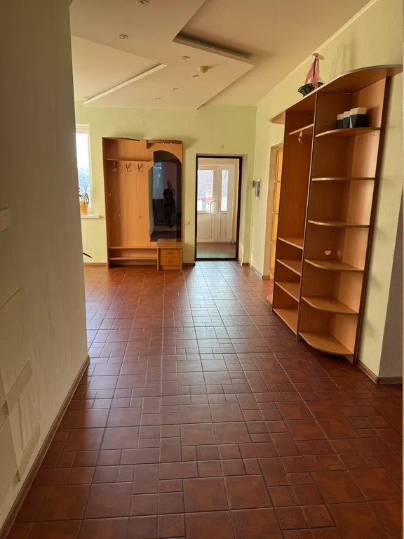 Дом с большим бассейном