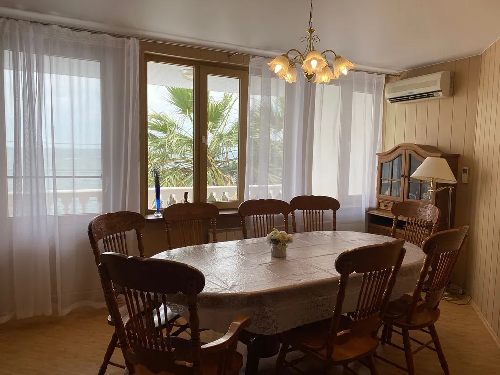 Домик у моря