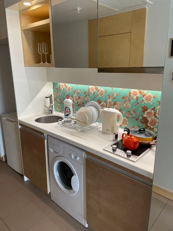 Studio apt with incredible view of the sea near metro station