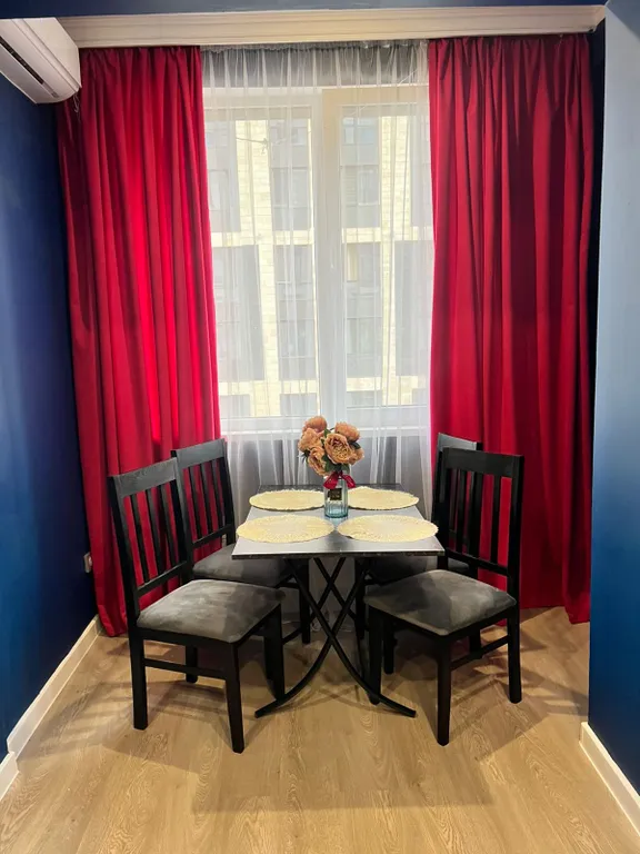 2-х комнатная в центре г. Алматы с дизайнерским ремонтом в новом ЖК