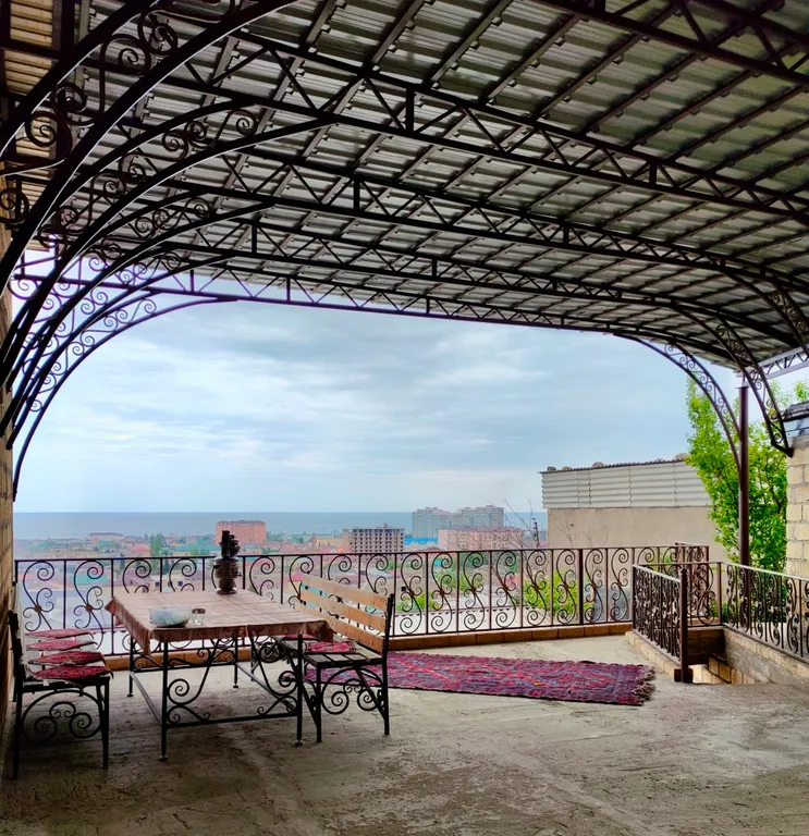 Коттедж Уютный гостевой дом с видом на город и море — аренда посуточно в Дербент