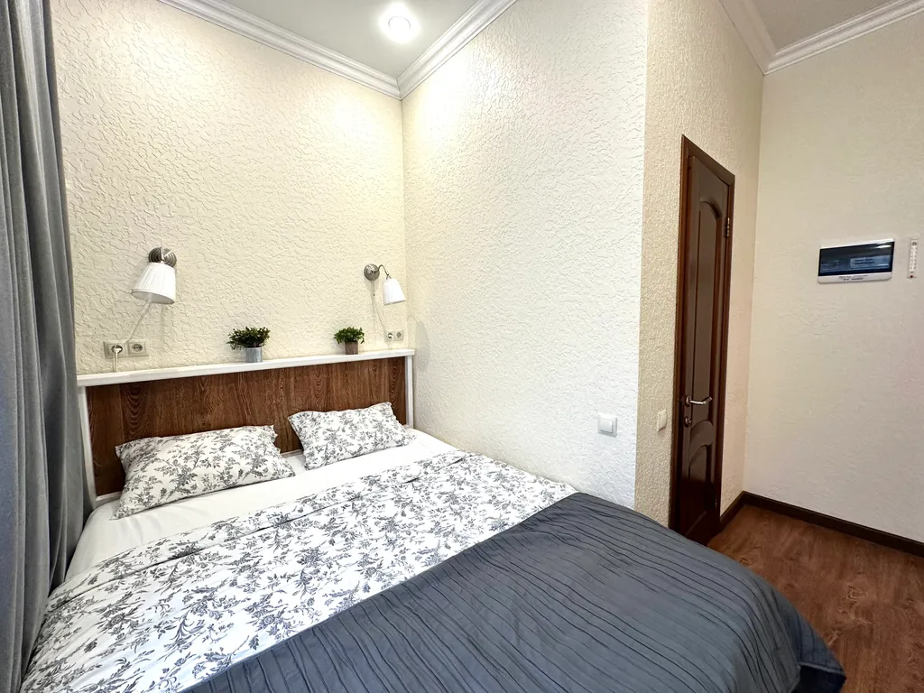 Двухкомнатная Сталинка в центре