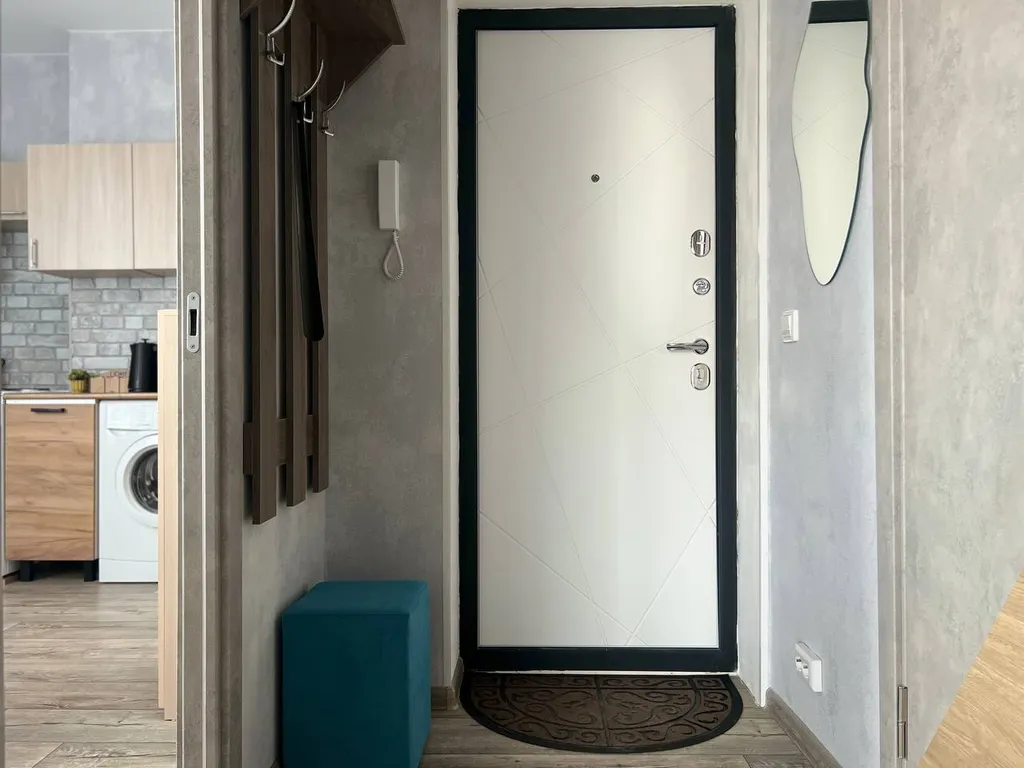 Новый апартамент с зоной отдыха на балконе