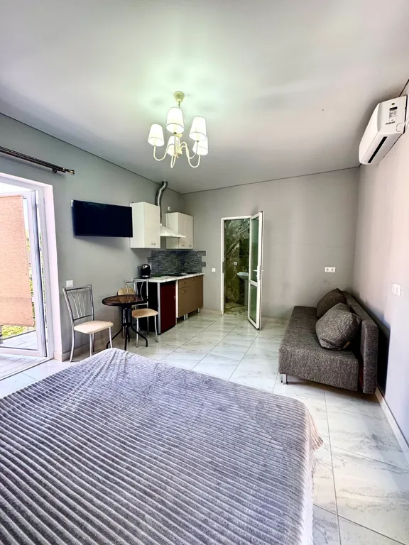 Квартира Стильная студия в сердце Гагры — аренда посуточно в Гагра