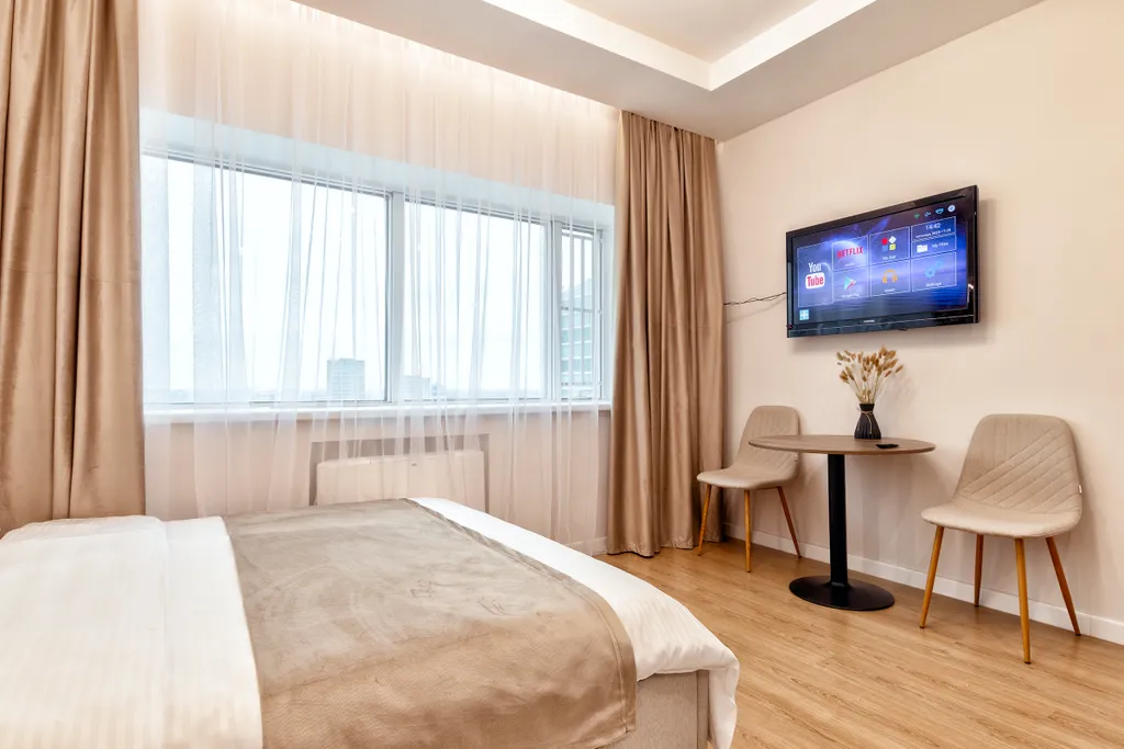 Элитная студия с панорамным видом из окна в самом центре столицы