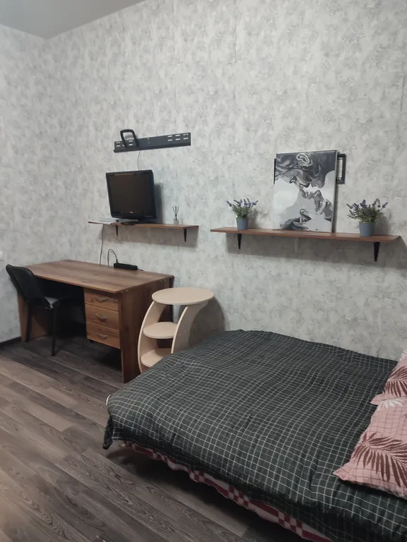 Студия в историческом районе города с красивым видом из окна